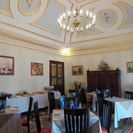 Palazzo Diamante Hotel Calascio Bagian luar foto