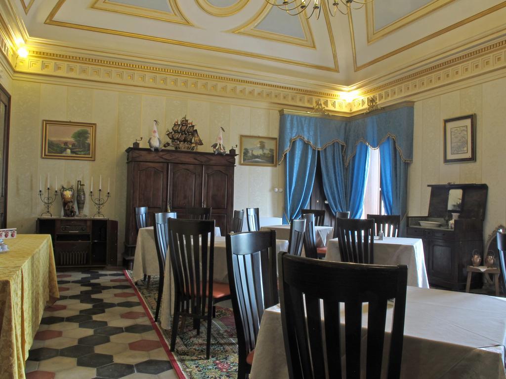 Palazzo Diamante Hotel Calascio Bagian luar foto