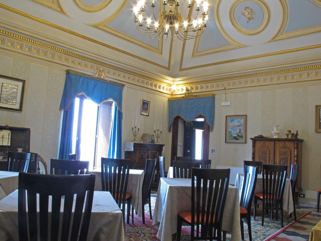 Palazzo Diamante Hotel Calascio Bagian luar foto