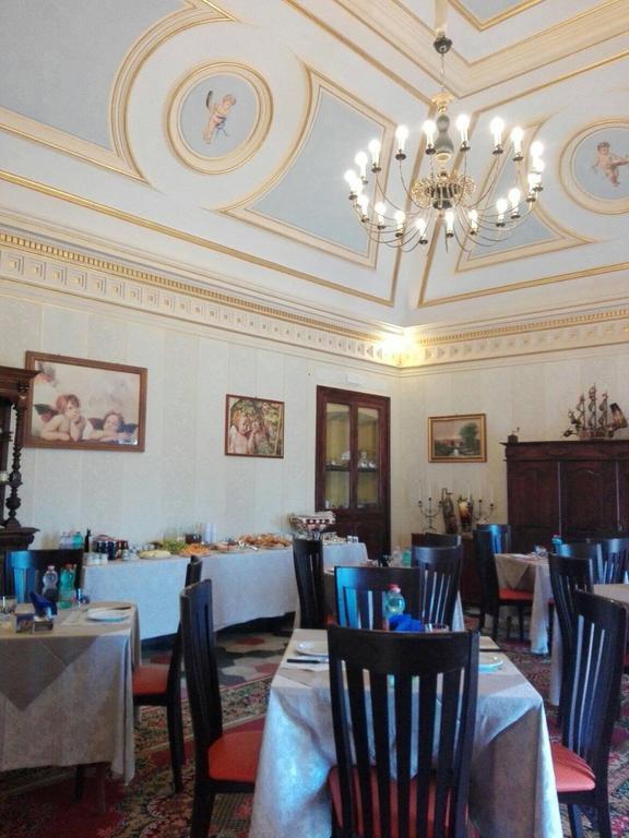 Palazzo Diamante Hotel Calascio Bagian luar foto
