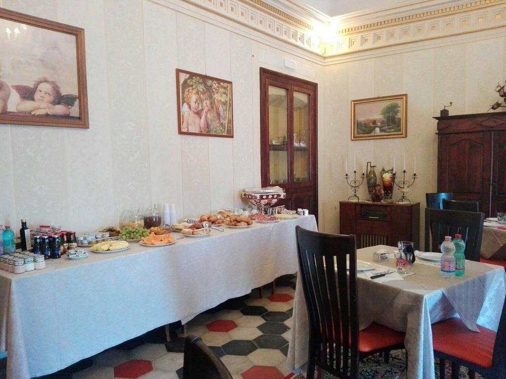 Palazzo Diamante Hotel Calascio Bagian luar foto